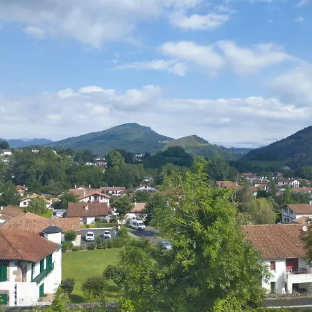 Larraldia Frühstückspension *