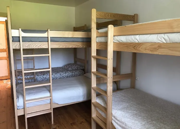 לינה וארוחת בוקר Larraldia