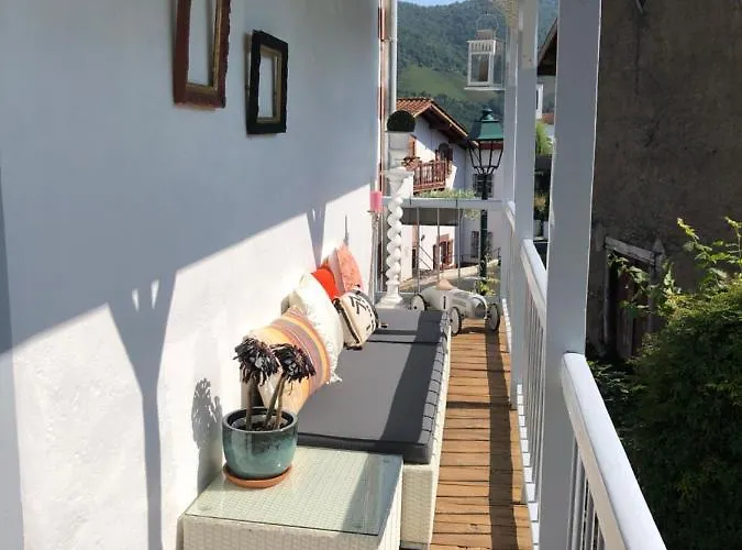 Larraldia Uhart-Cize